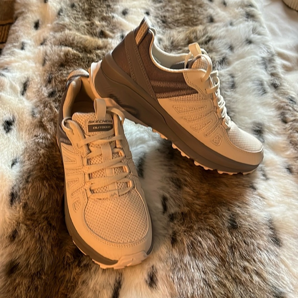 NWOT bone and gray ladies outdoor sketchers